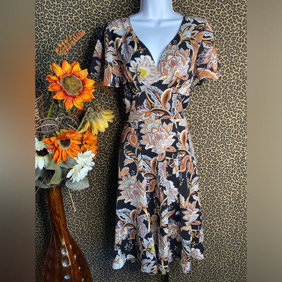 🦋B2G1🦋UNIQUE VINTAGE Black & Floral Flutter Sleeve Pin-Up Midi Dress NWOT - Picture 5 of 12